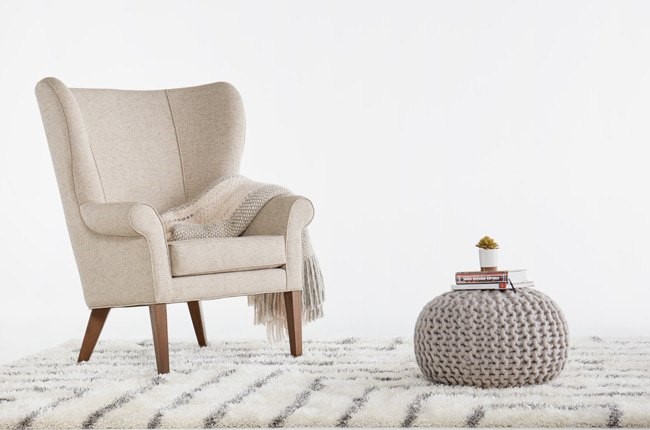 پاف سفید رنگ مدل گرد و حصیر بافت