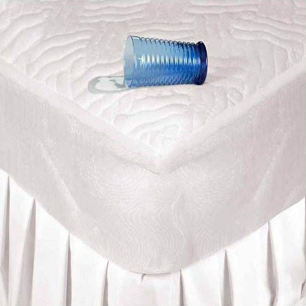 ضد آب بودن روکش یا کاور تشک بسیار با اهمیت است خصوصا برای تشک کودکان