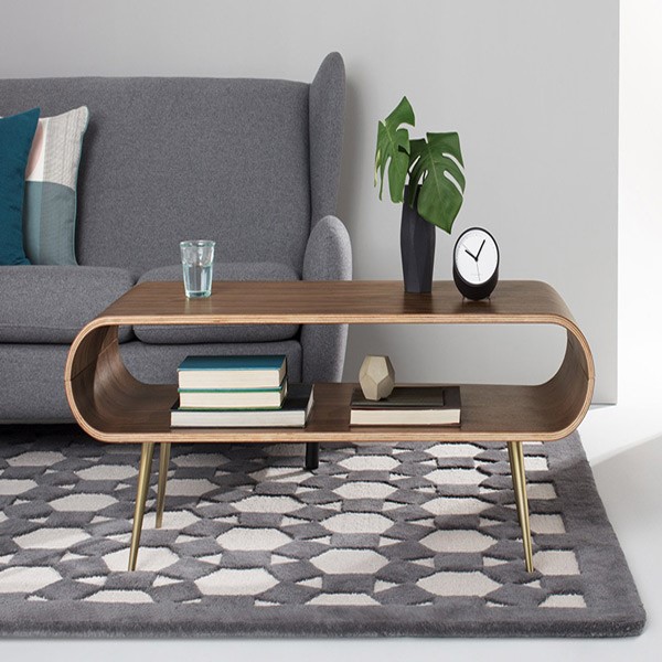 میز جلو مبلی را می توانید برای خودتان با بالا ترین کیفیت و پایین ترین قیمت از نمایندگی ها معتبر خریداری نمایید.