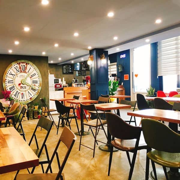 صندلی های رستورانی رنگی- ساعت