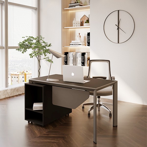 میز قهوه ای- لپتاپ-ساعت-گلدان