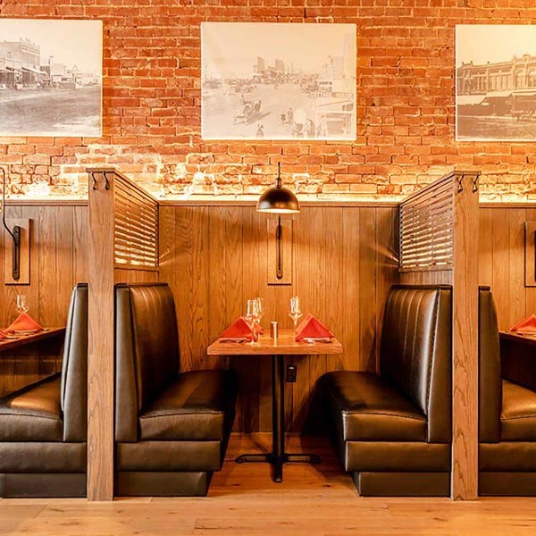 مبل رستورانی قهوه ای- میز