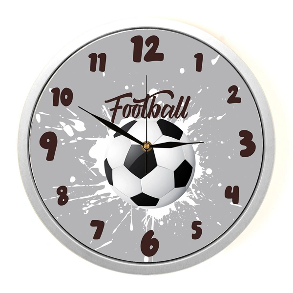 ساعت دیواری با طرح فوتبالی و رنگ سفید