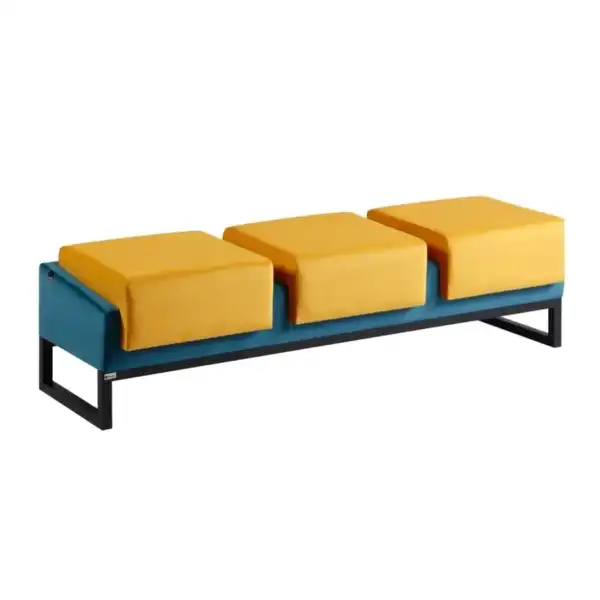 مبل اداری سه نفره با روکش چرم دو رنگ زرد و سرمهای با پایه فلزی مشکی