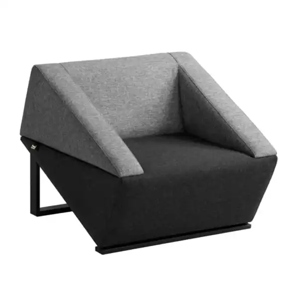 مبل اداری یک نفره با روکش پارچه‌ای طوسی مشکی و پایه فلز مشکی