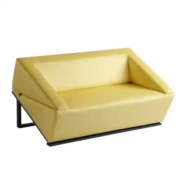 مبل اداری دو نفره با روکش چرم زرد رنگ و پایه فلز مشکی